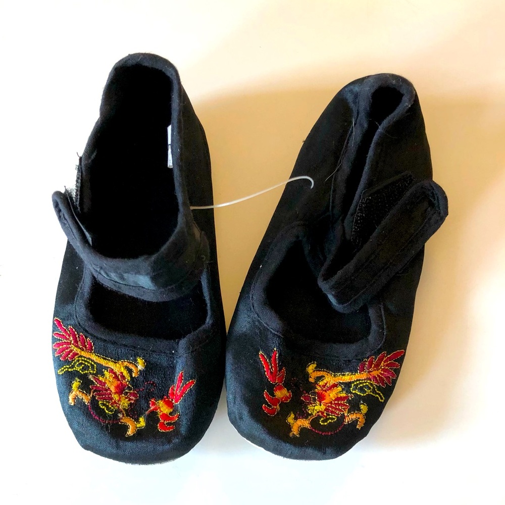 Black Cotton Embroidered Slippers